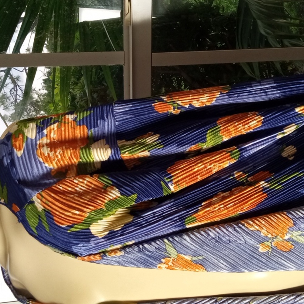 LulaRoe Coverup - Picture 2 of 5